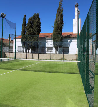 Gimnasio Municipal y pistas de pádel