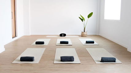 KALMA YOGA - Centro de Yoga en Almería