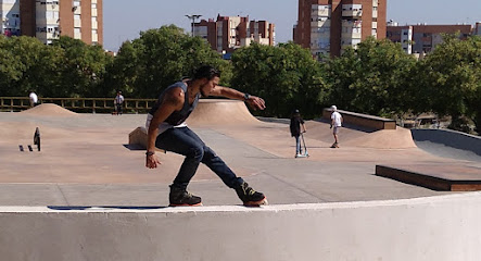 C.D.Roller House. Centro deportivo y escuela de patinaje en Huelva.